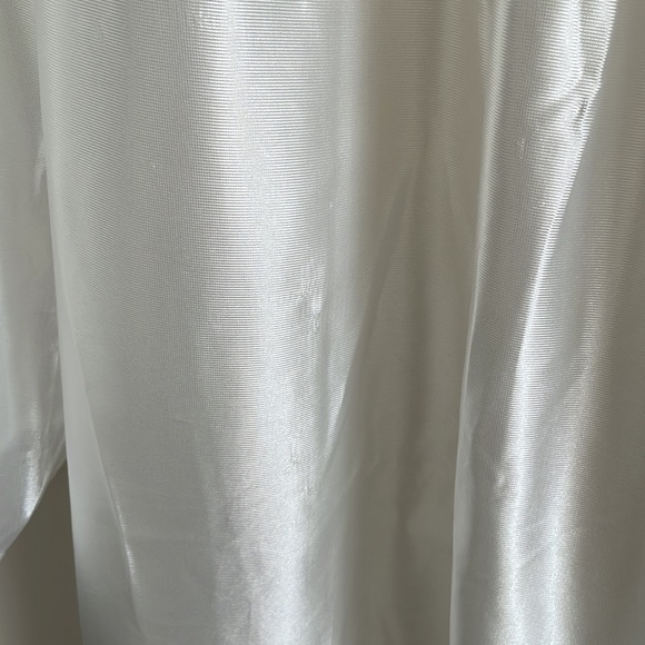 Graduation gown - Picture 6 of 8